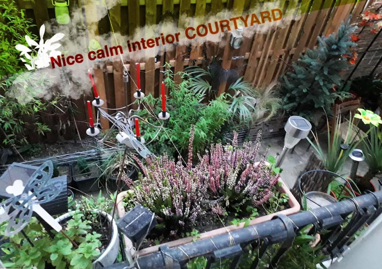 Homestay Paris Authentic House Metro 14 Station Hopital Bicetre, Rer B Gentilly Le Kremlin-Bicetre