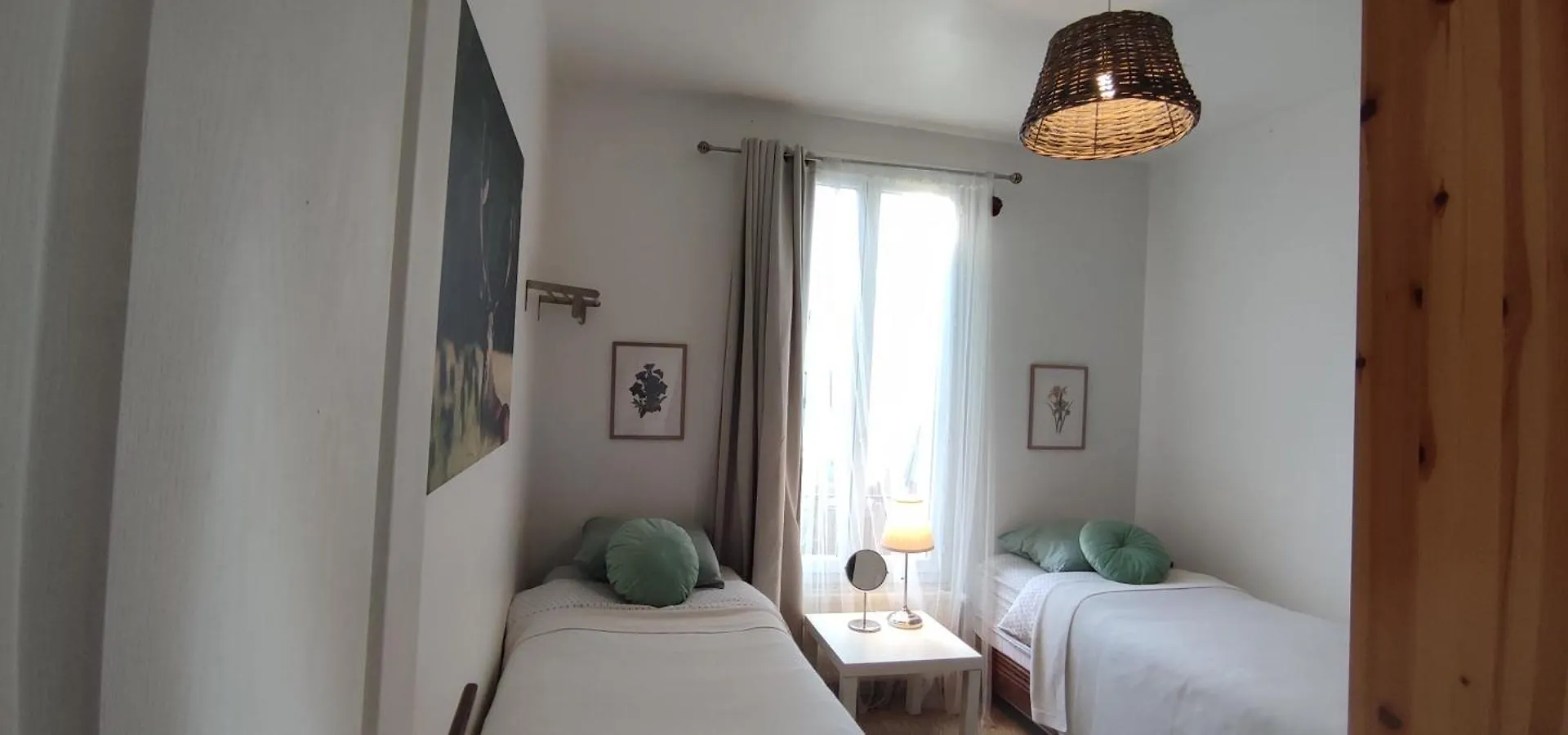 Homestay Paris Authentic House Metro 14 Station Hopital Bicetre, Rer B Gentilly Le Kremlin-Bicetre
